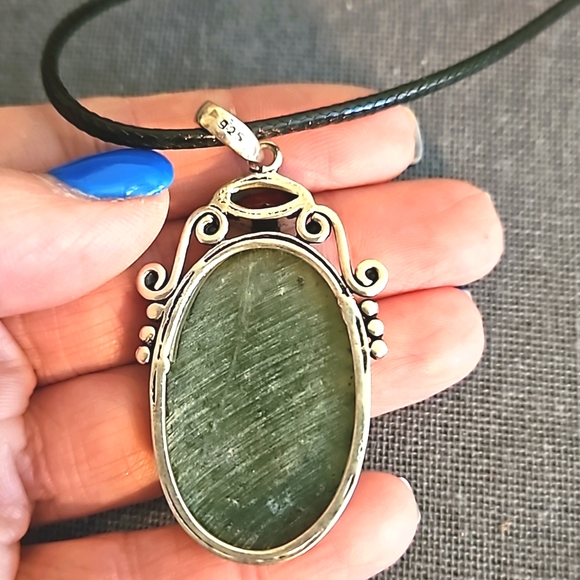 Nephrite & Garnet gemstone necklace silver with cord new beautiful - Picture 5 of 7